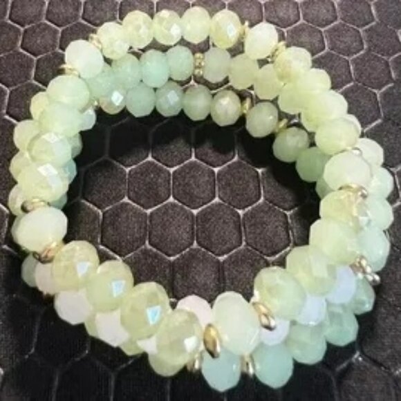 Venice BY The Sea Jewelry Jewelry - Beaded Bracelet Glass Mint Green and White Beads